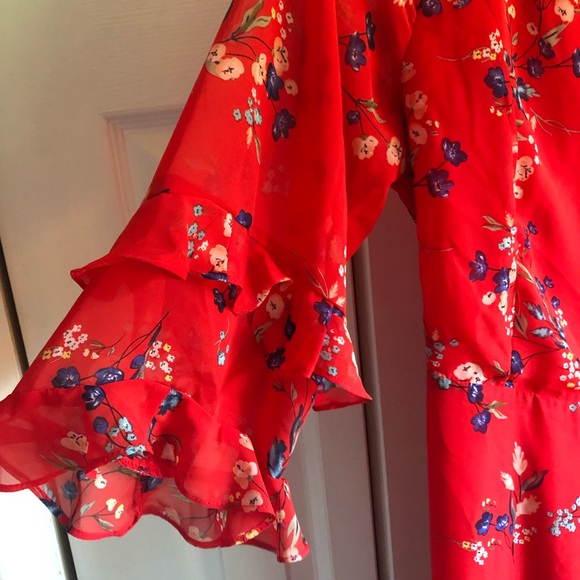 Red floral Wrap Midi Dress - Picture 3 of 7